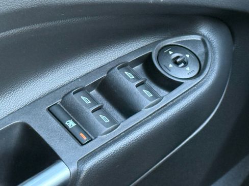 Used 2017 Ford Escape SE image 34