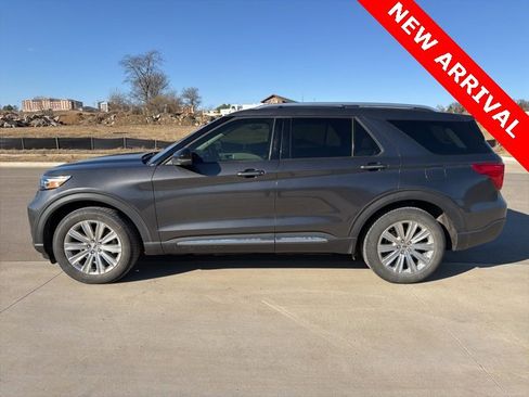 Used 2020 Ford Explorer Limited w/ Class III Trailer Tow Package image 6