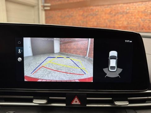 Used 2023 Hyundai Elantra Limited w/ Preferred Accessory Package image 22