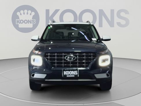 Used 2024 Hyundai Venue Limited FWD image 4