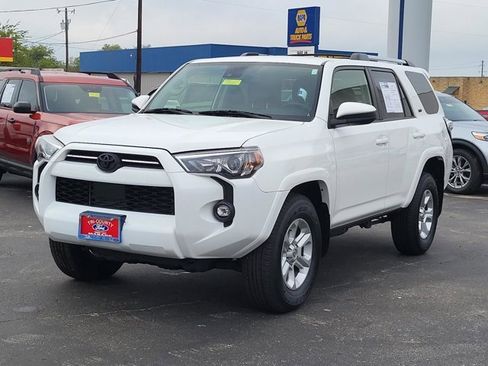 Used 2023 Toyota 4Runner SR5 image 3