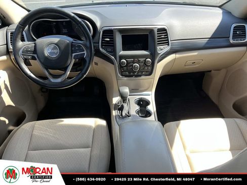 Used 2019 Jeep Grand Cherokee Laredo AWD/4WD image 14