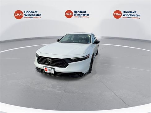 Certified 2025 Honda Accord SE image 3