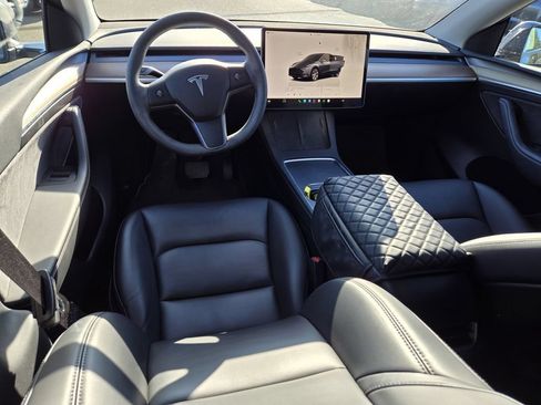 Used 2023 Tesla Model Y Long Range AWD/4WD image 11