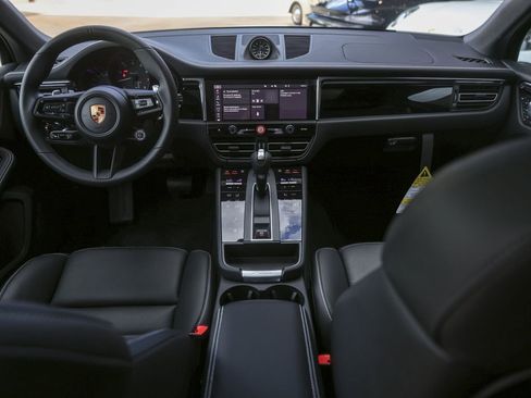 New 2026 Porsche Macan Turbo AWD/4WD image 33