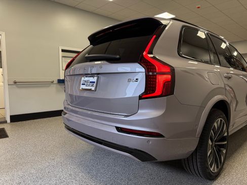 Used 2026 Volvo XC90 B6 Ultra w/ Protection Package Premier image 8