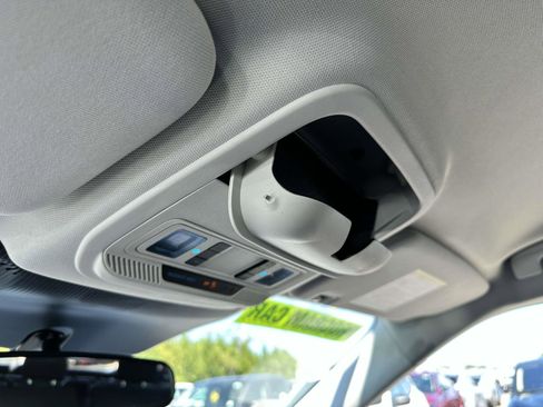 Used 2025 Ford Explorer Active image 29