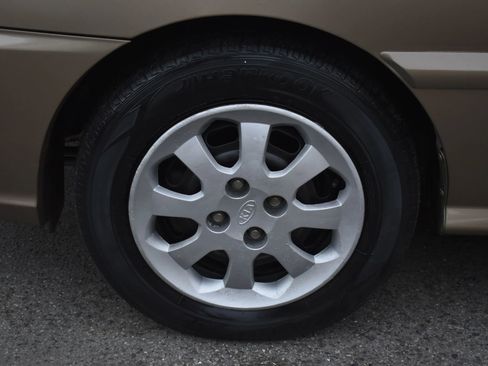 Used 2005 Kia Rio Sedan image 23