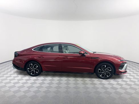 Used 2024 Hyundai Sonata SEL FWD image 4
