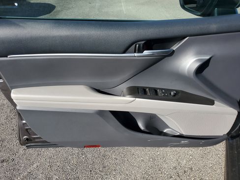 Used 2023 Toyota Camry SE image 16