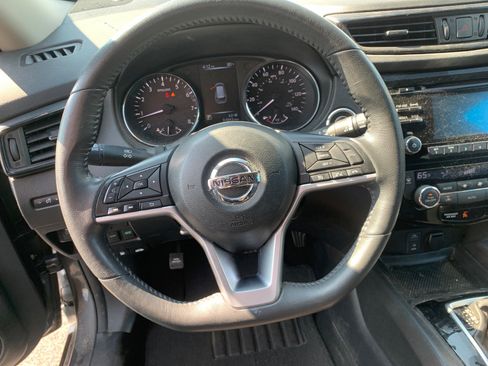 Used 2017 Nissan Rogue SV AWD/4WD image 10