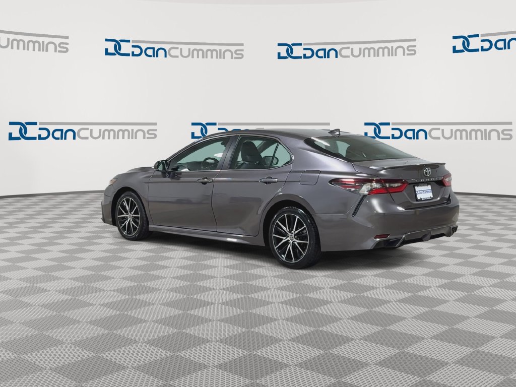 Used 2023 Toyota Camry SE FWD image 6
