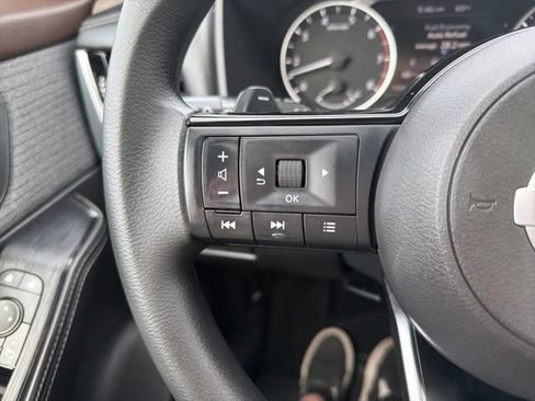 Used 2021 Nissan Rogue SV AWD/4WD image 12