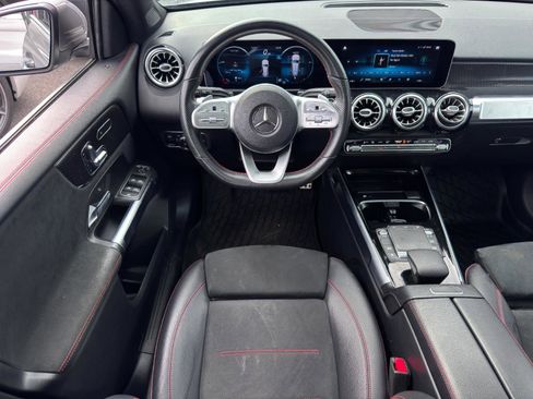 Used 2021 Mercedes-Benz GLB 250 4MATIC image 24