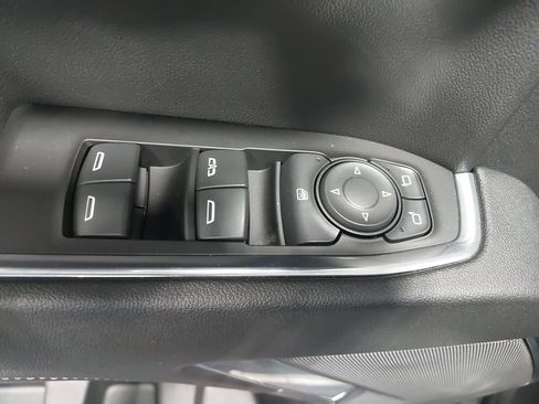 Used 2023 Chevrolet Silverado 1500 LT AWD/4WD image 28