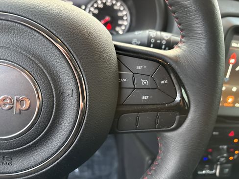 Used 2022 Jeep Renegade Trailhawk image 23