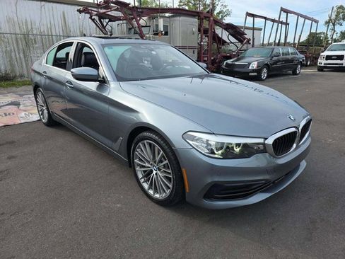 Used 2019 BMW 540i w/ Premium Package image 3