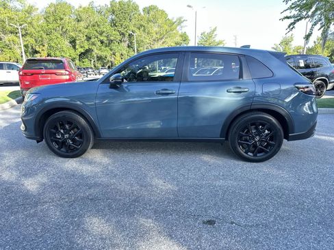 Used 2024 Honda HR-V Sport image 3