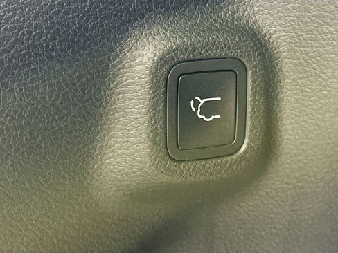 Used 2022 Jeep Compass Latitude w/ Convenience Group AWD/4WD image 28