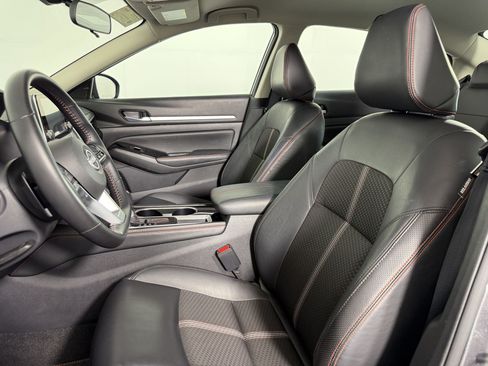 Used 2025 Nissan Altima 2.5 SR FWD image 4