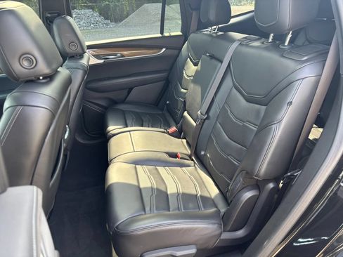 Used 2020 Cadillac XT6 Premium Luxury w/ Platinum Package FWD image 14