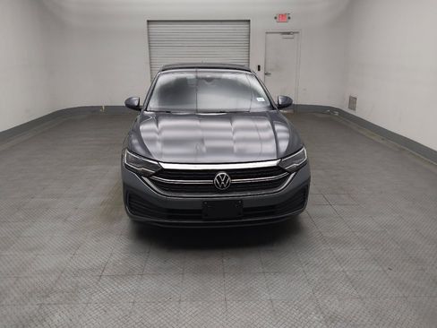 Used 2024 Volkswagen Jetta SE FWD image 14
