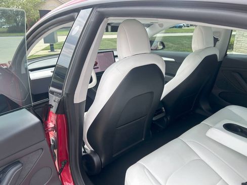 Used 2021 Tesla Model 3 Performance image 24