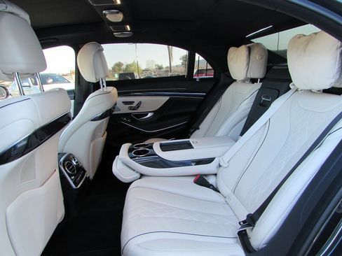 Used 2018 Mercedes-Benz S 560 4MATIC Sedan image 30