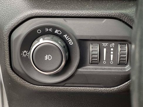 Used 2022 Jeep Wrangler Unlimited Sahara w/ Cold Weather Group AWD/4WD image 22