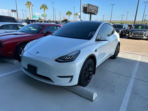 Used 2021 Tesla Model Y Long Range AWD/4WD image 2