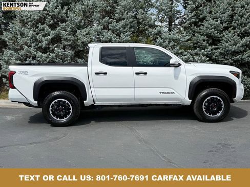 Used 2025 Toyota Tacoma TRD Off-Road AWD/4WD image 10