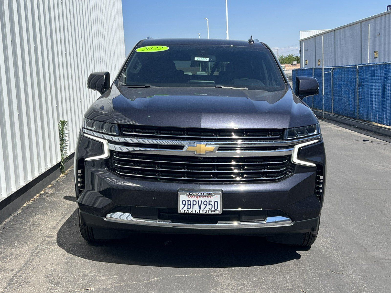 Used 2022 Chevrolet Tahoe LT w/ Luxury Package AWD/4WD image 2