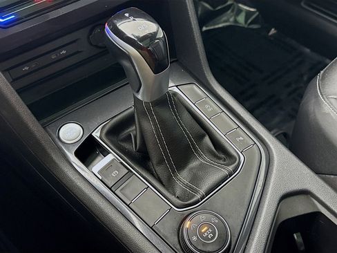 Certified 2023 Volkswagen Tiguan SE R-Line image 18