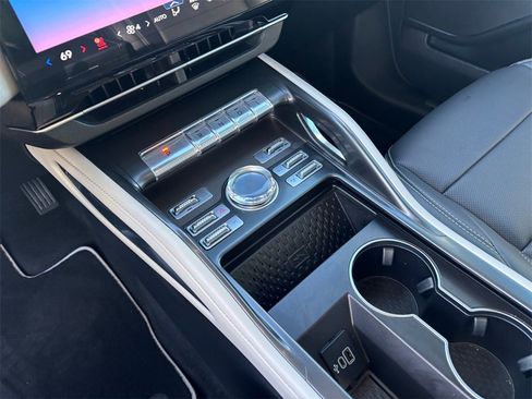 Used 2024 Lincoln Nautilus Premier w/ Equipment Group 102A image 19