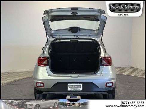 Used 2025 Hyundai Venue SEL FWD image 10