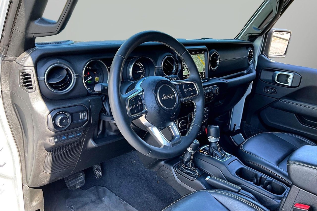 Used 2023 Jeep Wrangler Unlimited Sahara w/ Cold Weather Group AWD/4WD image 18