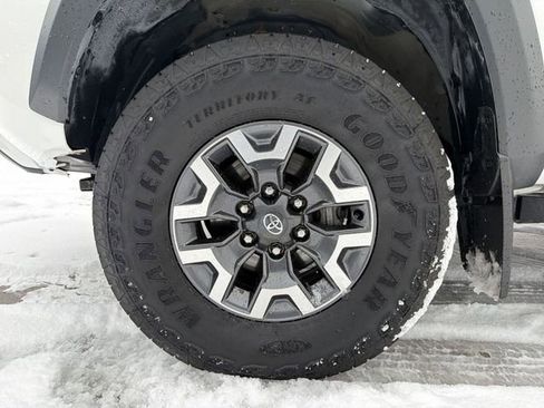Used 2023 Toyota Tacoma TRD Off-Road image 12