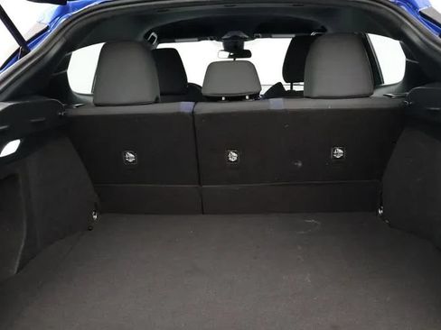 Used 2021 Toyota C-HR XLE FWD image 16