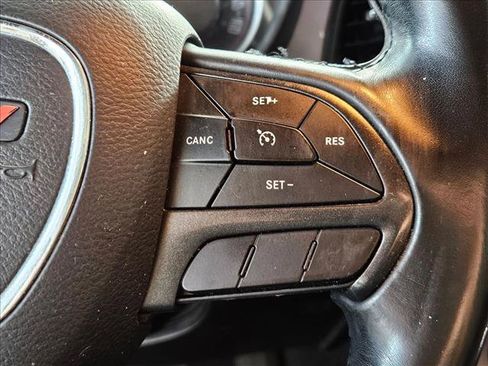 Used 2019 Dodge Challenger SXT RWD image 9