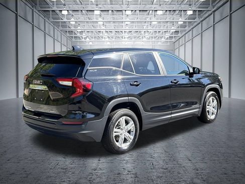 Used 2024 GMC Terrain SLE AWD/4WD image 9