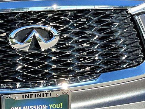 Certified 2025 INFINITI QX60 Luxe image 11