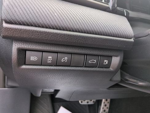 Used 2025 Toyota Camry SE w/ Multimedia Upgrade Package AWD/4WD image 18