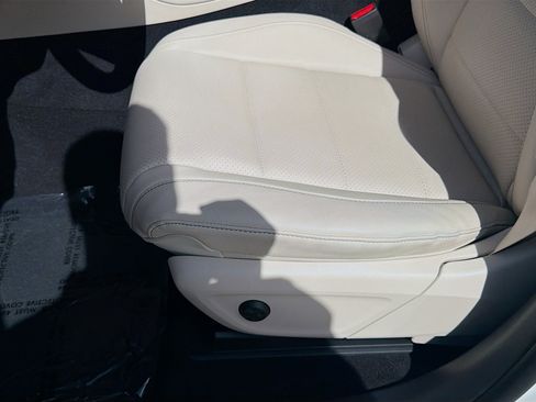 Used 2024 Mercedes-Benz GLE 450 4MATIC image 18