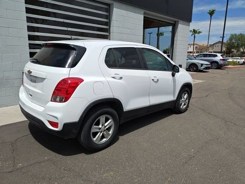Used 2022 Chevrolet Trax LS w/ Tint and Cruise Package FWD image 13