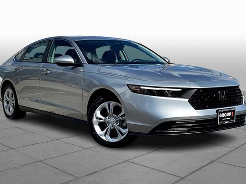 Used 2025 Honda Accord LX image 2