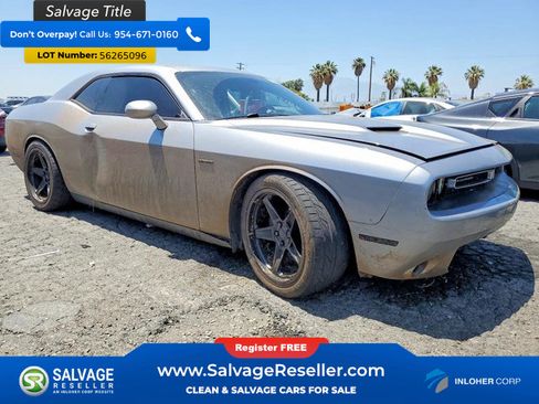 Used 2017 Dodge Challenger R/T RWD image 5