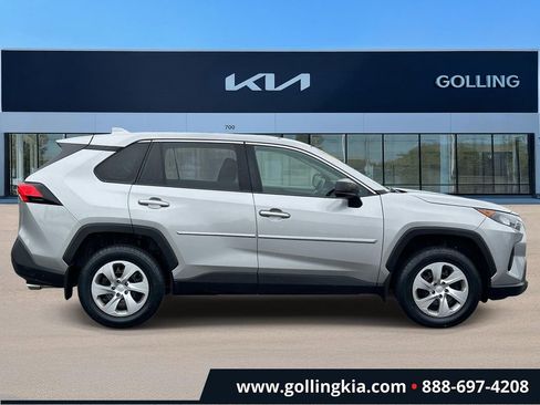 Used 2022 Toyota RAV4 LE AWD/4WD image 2