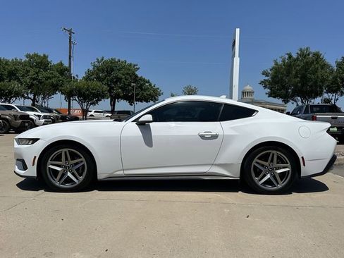 Used 2024 Ford Mustang Coupe RWD image 2