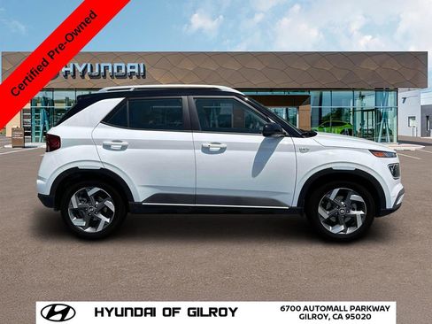 Used 2025 Hyundai Venue Limited image 11