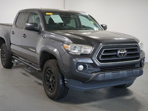 Used 2020 Toyota Tacoma SR5 image 3